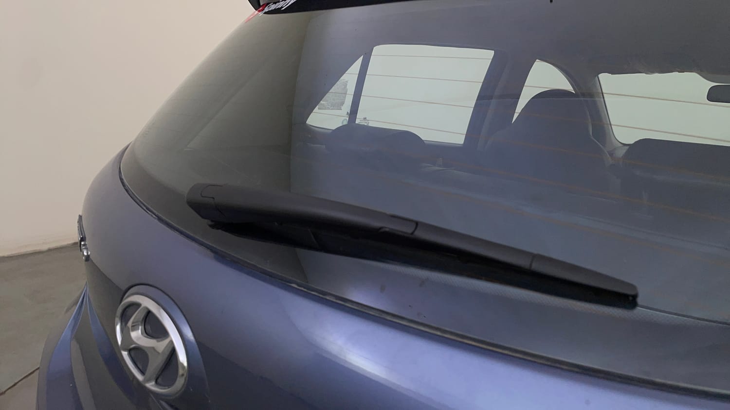 Used 2016 Hyundai Grand i10 Asta AT 1.2 Kappa VTVT (O) Petrol Automatic top_features Rear wiper