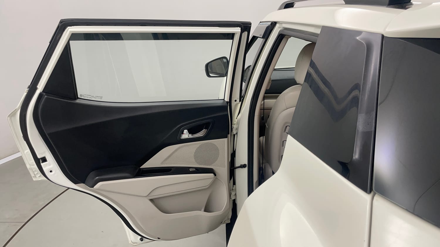 Used 2022 Mahindra XUV 300 W8 (O) 1.2 Petrol Petrol Manual interior LEFT REAR DOOR OPEN VIEW