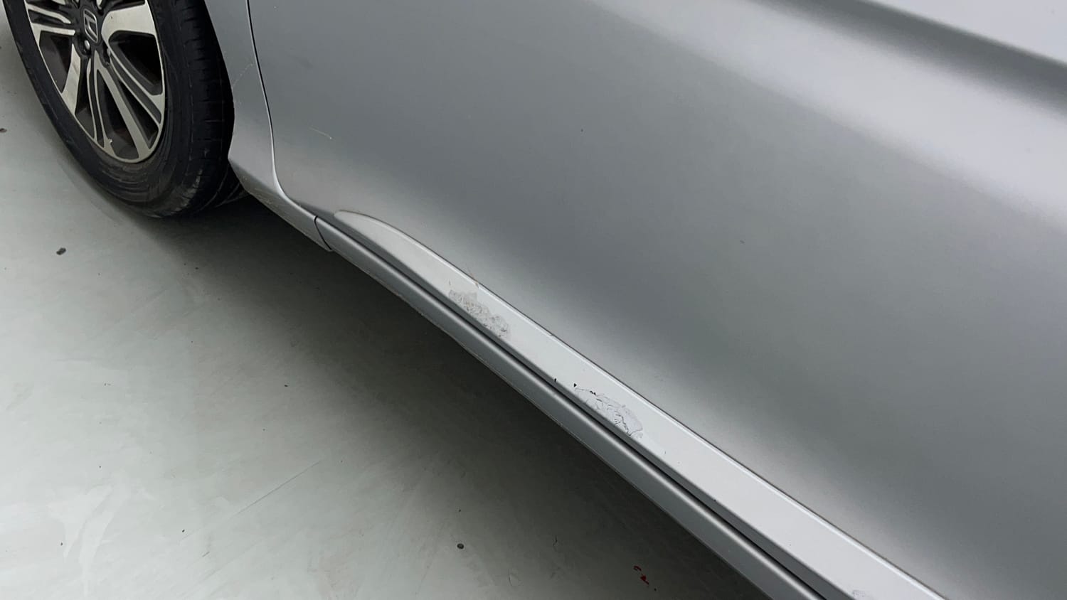 Used 2019 Honda City V Petrol Petrol Manual dents MINOR SCRATCH