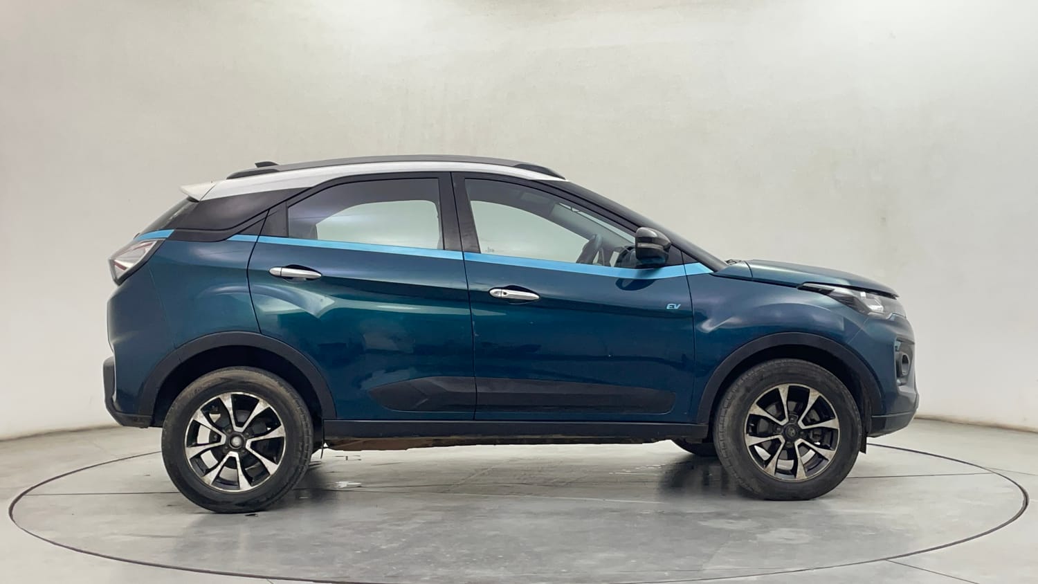 Used 2021 Tata Nexon EV XZ Plus Electric Automatic exterior RIGHT SIDE VIEW