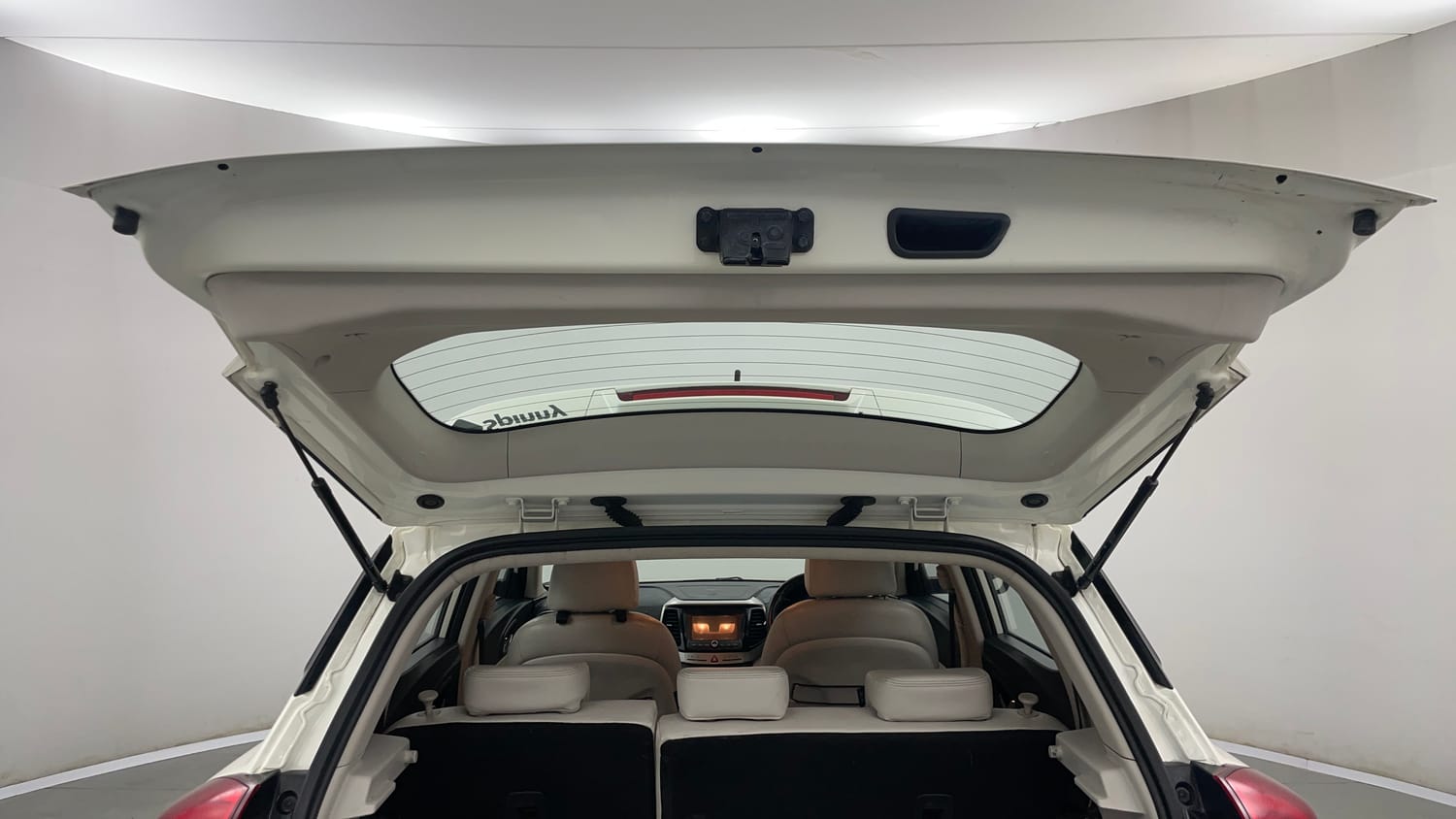 Used 2022 Mahindra XUV 300 W8 (O) 1.2 Petrol Petrol Manual interior DICKY DOOR OPEN VIEW