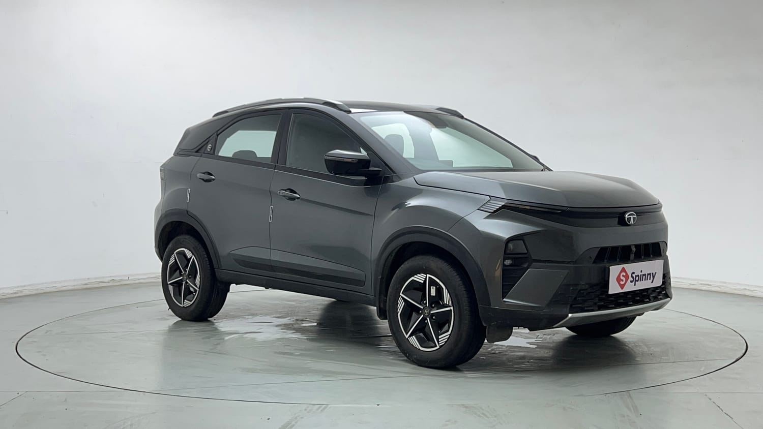Used 2024 tata Nexon Fearless S 1.2 Revotron Petrol 7DCA Dual Tone Petrol Automatic exterior RIGHT FRONT CORNER VIEW