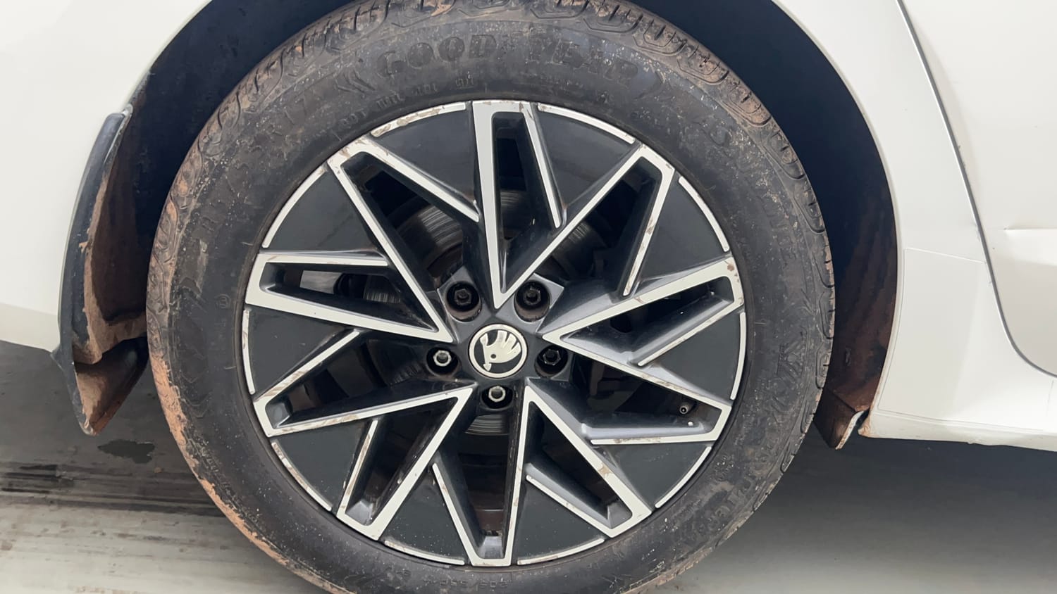 Used 2022 Skoda Octavia L&K 2.0 Petrol Automatic tyres RIGHT REAR TYRE RIM VIEW
