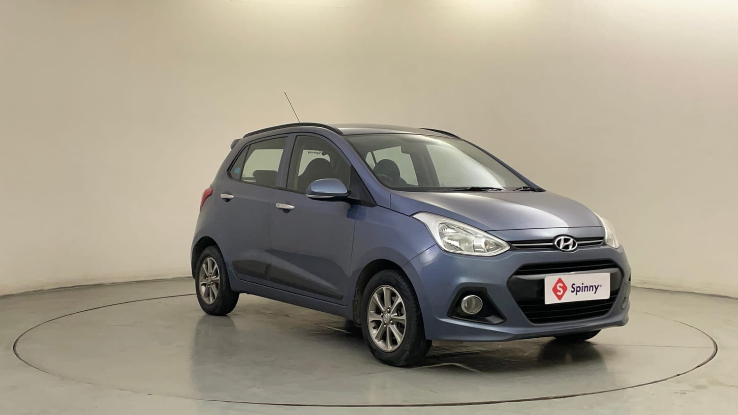 Used 2016 Hyundai Grand i10 Asta AT 1.2 Kappa VTVT (O) Petrol Automatic exterior RIGHT FRONT CORNER VIEW