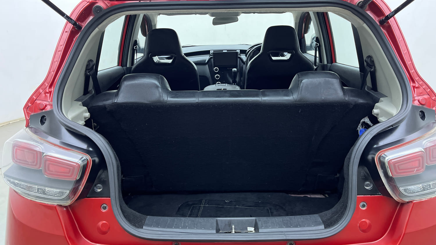 Used 2018 Mahindra KUV100 NXT K2 6 STR Petrol Manual interior DICKY INSIDE VIEW