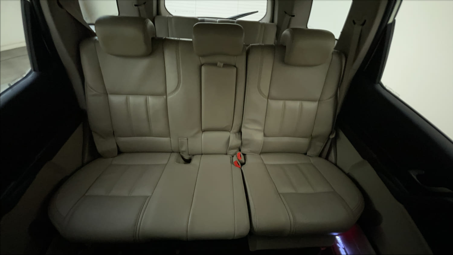 Used 2018 Mahindra XUV500 W10 Diesel Manual interior REAR SEAT CONDITION VIEW
