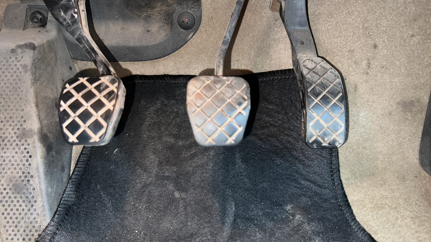 Used 2015 Volkswagen Polo Highline1.2L (P) Petrol Manual interior PEDALS VIEW