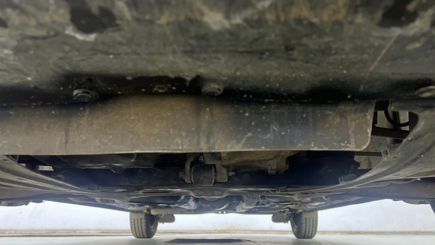 Used 2016 Honda Amaze 1.2 S i-VTEC Petrol Manual extra FRONT LEFT UNDERBODY VIEW