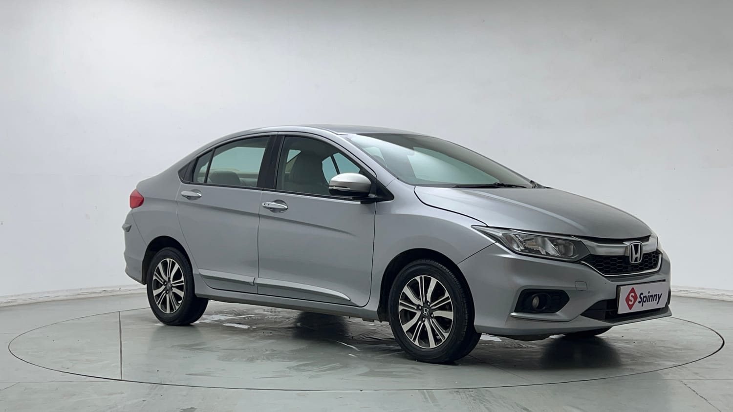 Used 2019 Honda City V Petrol Petrol Manual exterior RIGHT FRONT CORNER VIEW
