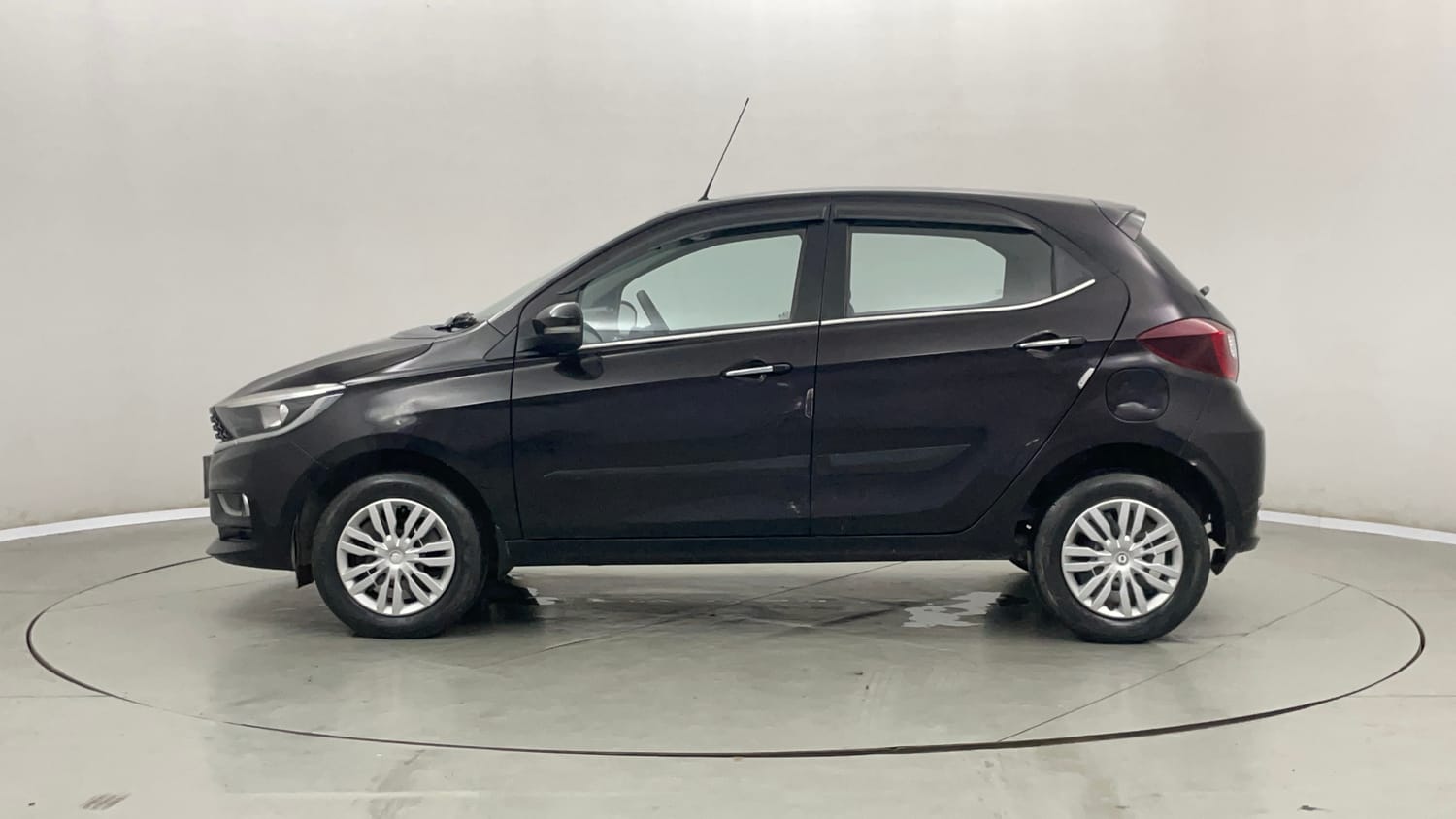 Used 2023 Tata Tiago XZ Plus CNG Cng Manual exterior LEFT SIDE VIEW