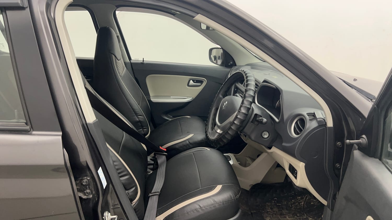 Used 2019 Maruti Suzuki Alto K10 VXi Petrol Manual interior RIGHT SIDE FRONT DOOR CABIN VIEW