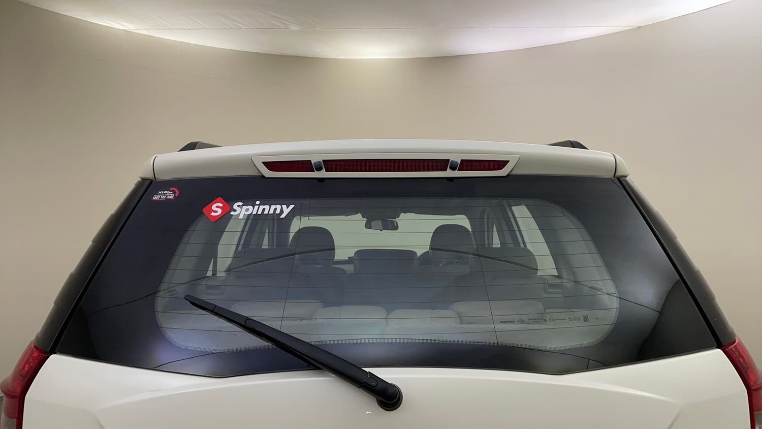 Used 2018 Mahindra XUV500 W10 Diesel Manual exterior BACK WINDSHIELD VIEW