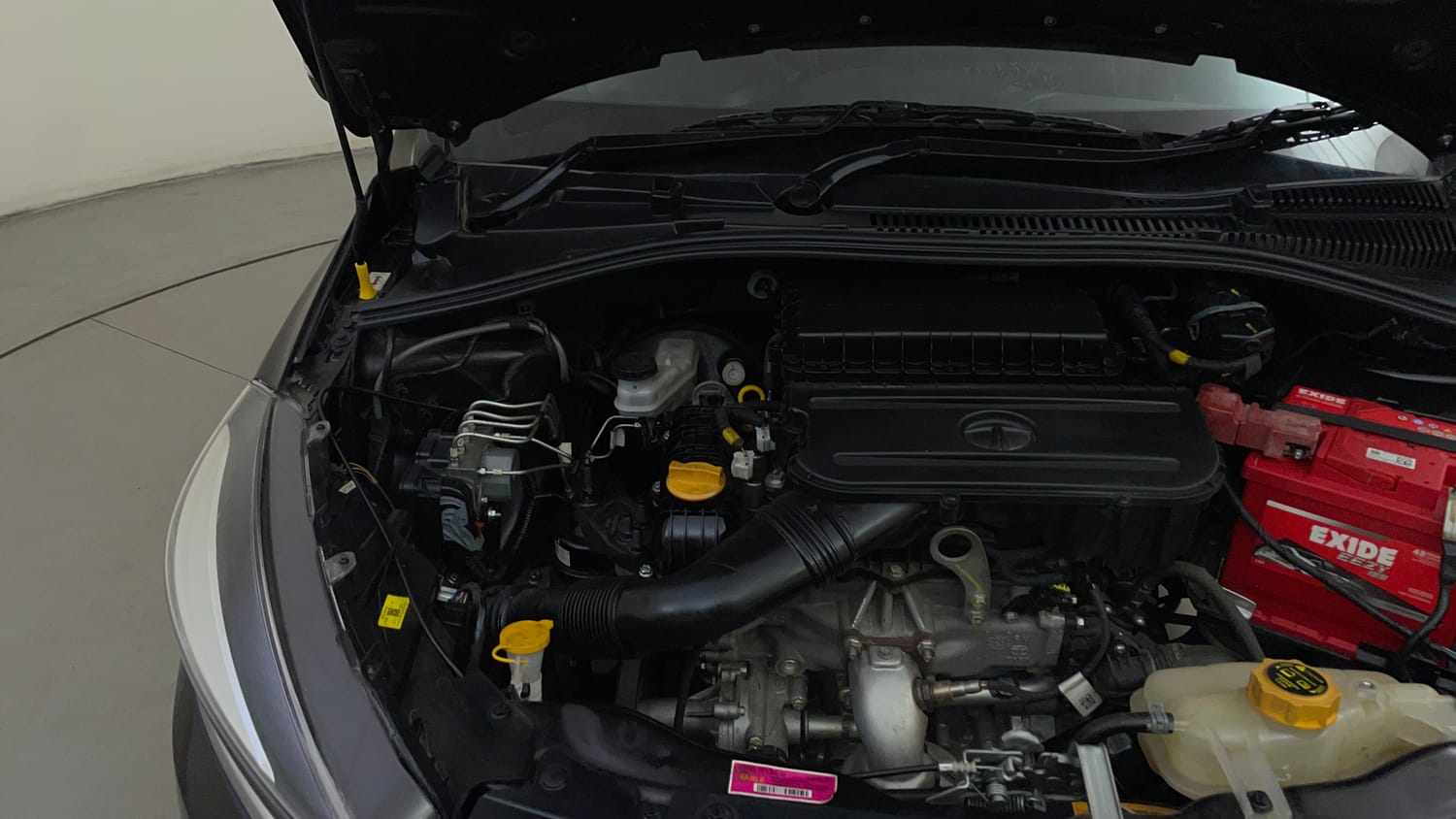 Used 2023 Tata Tiago XZ Plus Petrol Manual engine ENGINE RIGHT SIDE HINGE & APRON VIEW