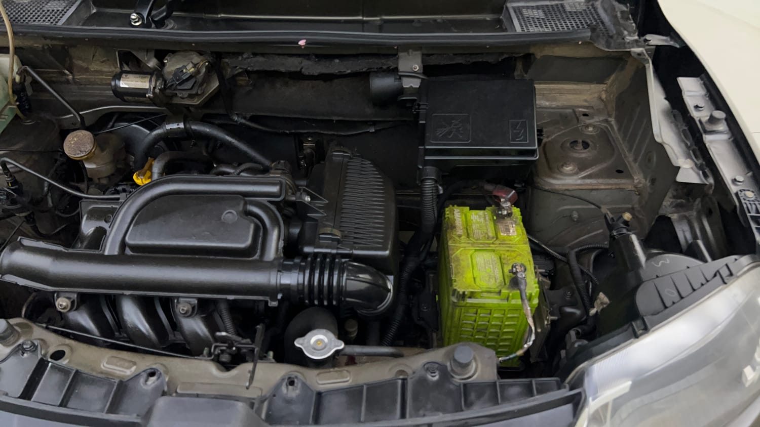 Used 2016 Renault Kwid RXL Petrol Manual engine ENGINE LEFT SIDE VIEW