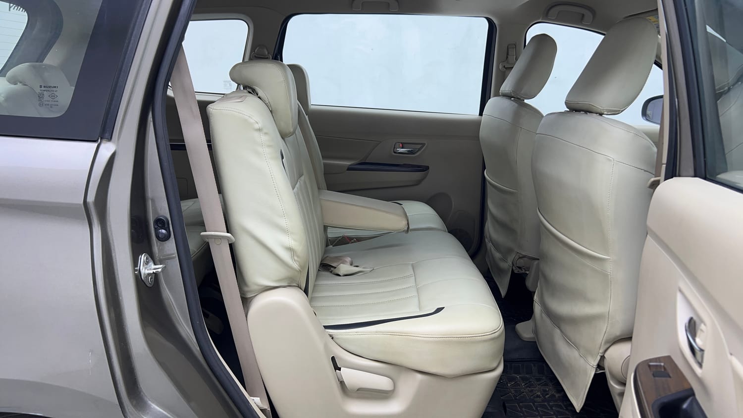 Used 2019 Maruti Suzuki New Ertiga ZXi AT Petrol Automatic interior RIGHT SIDE REAR DOOR CABIN VIEW
