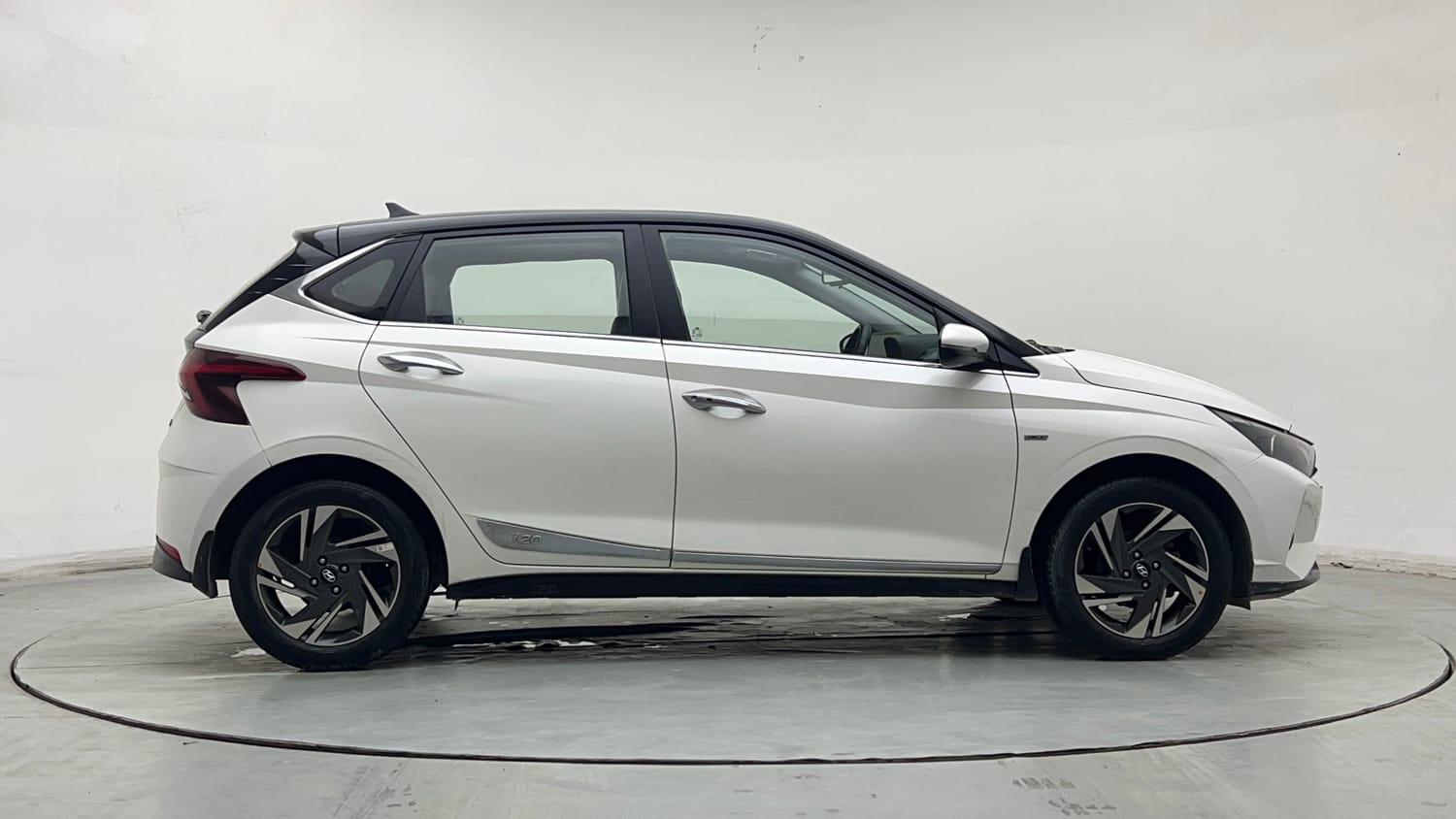 Used 2020 Hyundai New i20 Asta (O) 1.0 Turbo DCT Petrol Automatic exterior RIGHT SIDE VIEW