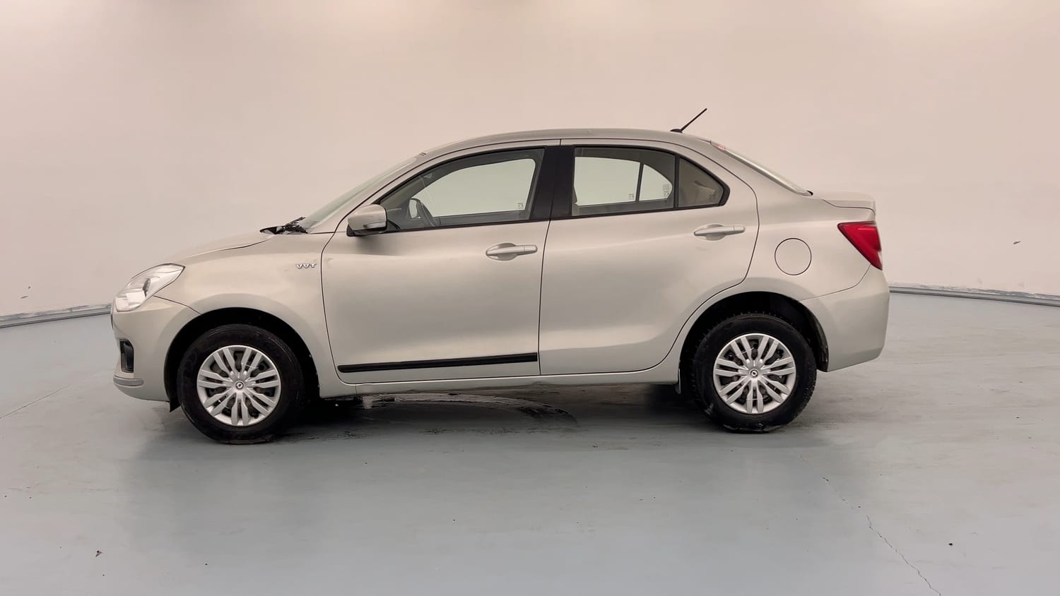 Used 2018 Maruti Suzuki Dzire VXi AMT Petrol Automatic exterior LEFT SIDE VIEW