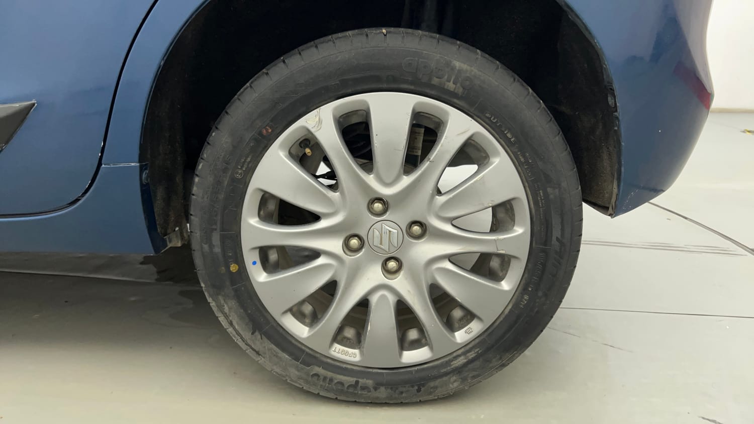 Used 2017 Maruti Suzuki Baleno Alpha 1.2 AT Petrol Automatic tyres LEFT REAR TYRE RIM VIEW