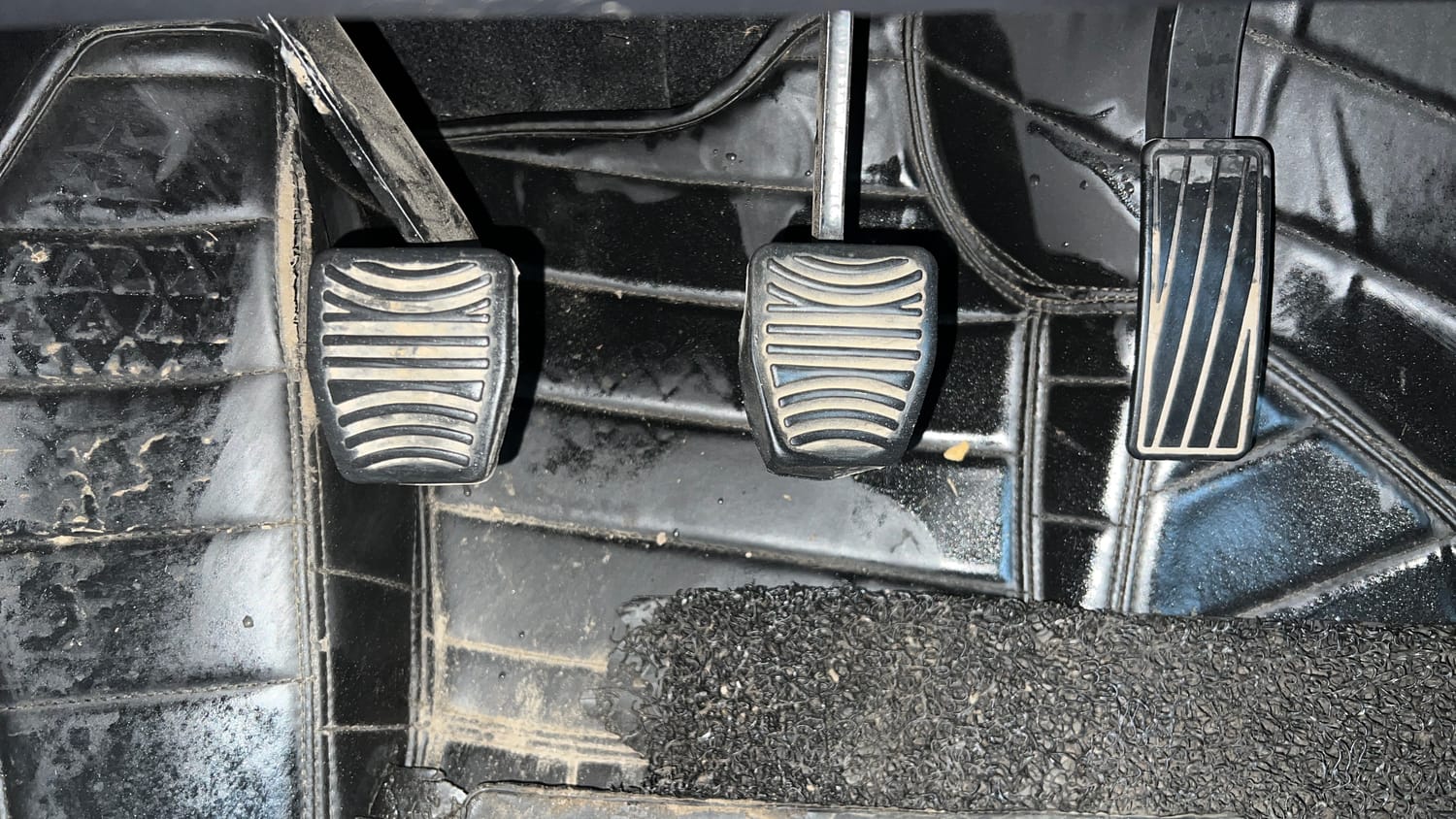 Used 2022 Mahindra XUV700 AX 7 Petrol MT 7 STR Petrol Manual interior PEDALS VIEW