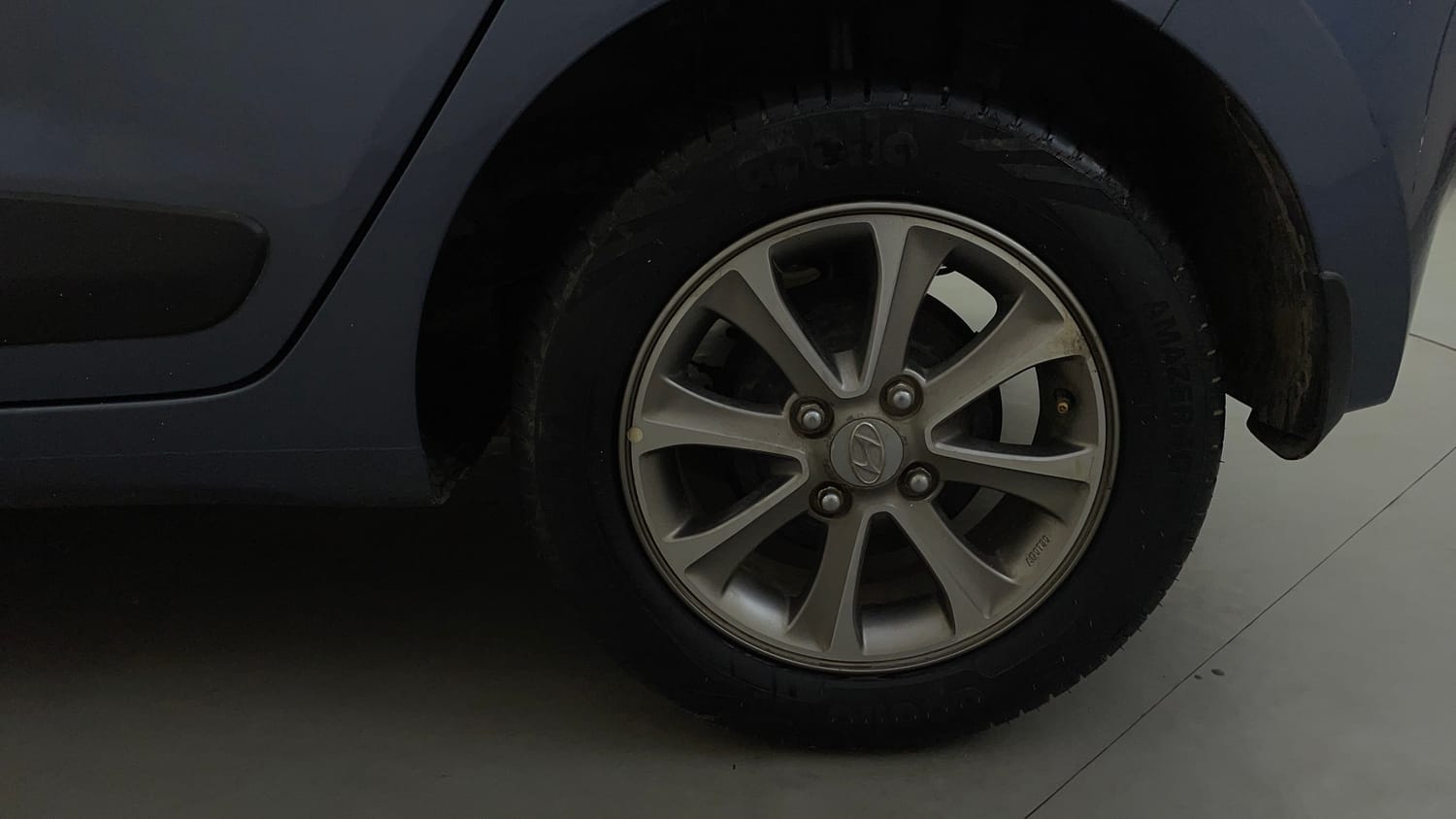 Used 2016 Hyundai Grand i10 Asta AT 1.2 Kappa VTVT (O) Petrol Automatic tyres LEFT REAR TYRE RIM VIEW