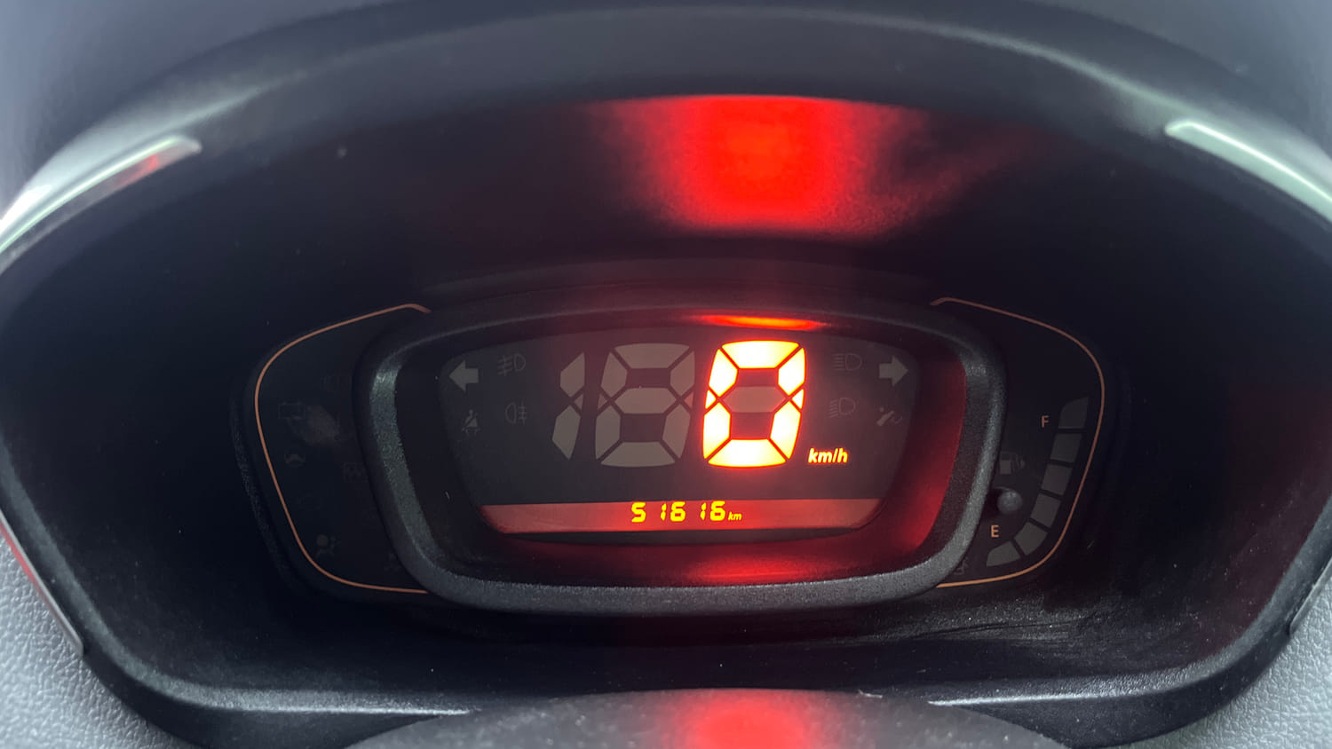 Used 2018 Renault Kwid RXT Opt Petrol Manual interior CLUSTERMETER VIEW