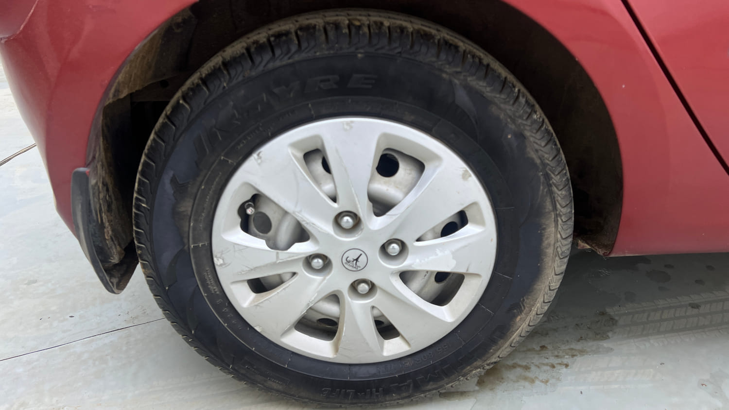 Used 2012 Hyundai i10 Era 1.1 iRDE2 Petrol Manual tyres RIGHT REAR TYRE RIM VIEW