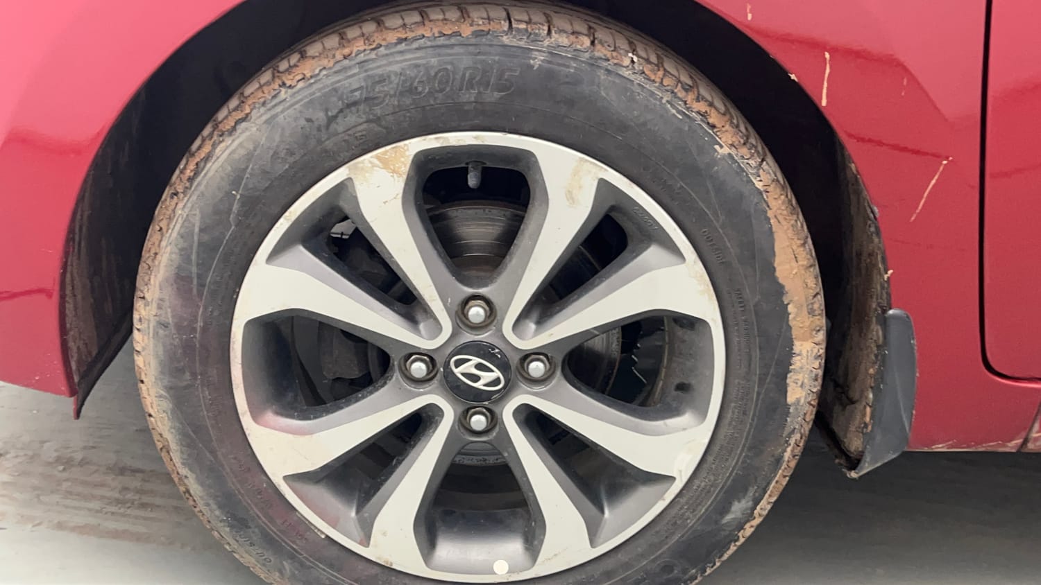 Used 2014 Hyundai Xcent SX 1.2 (O) Petrol Manual tyres LEFT FRONT TYRE RIM VIEW