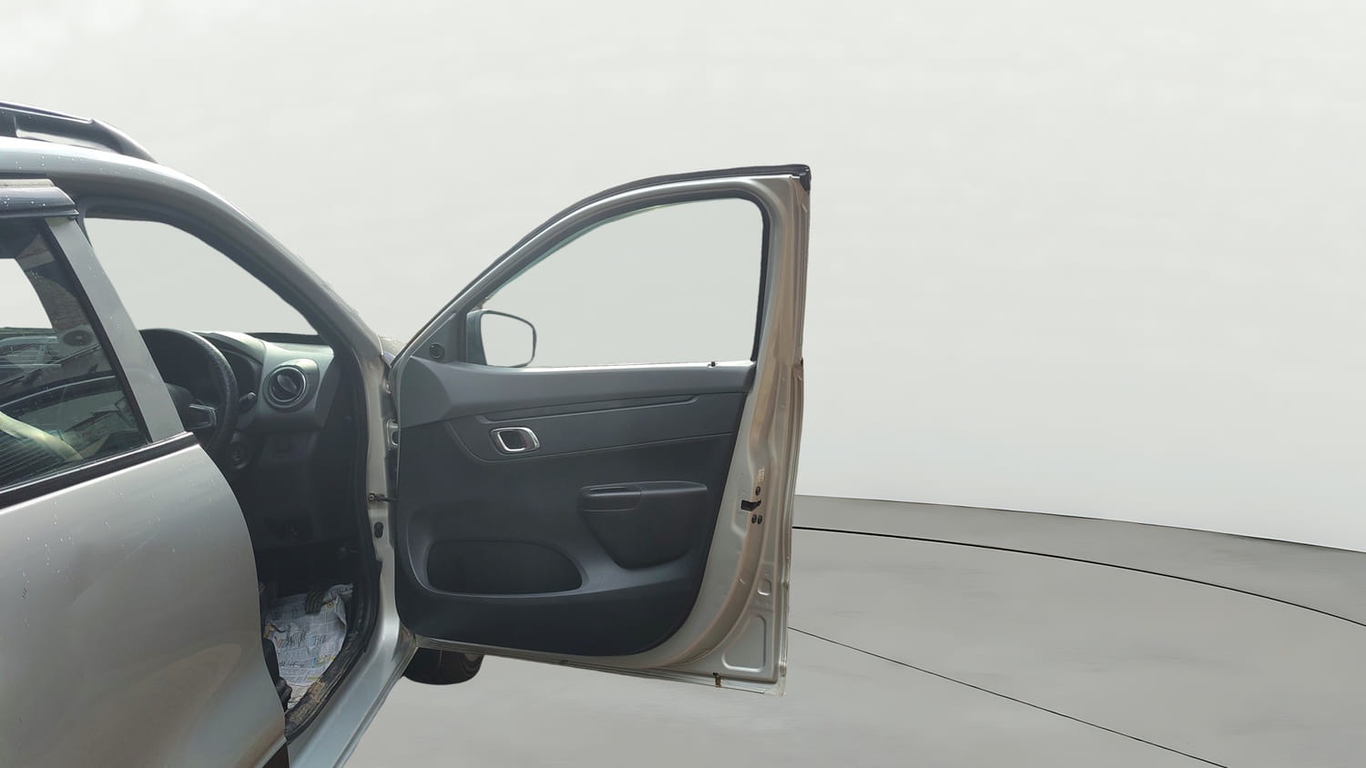 Used 2020 Renault Kwid RXT Petrol Manual interior RIGHT FRONT DOOR OPEN VIEW