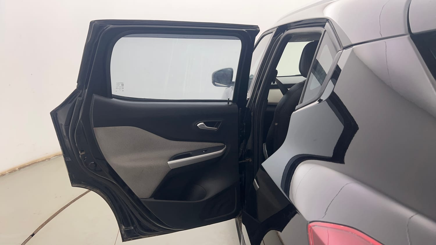 Used 2022 Nissan Magnite XV Petrol Manual interior LEFT REAR DOOR OPEN VIEW