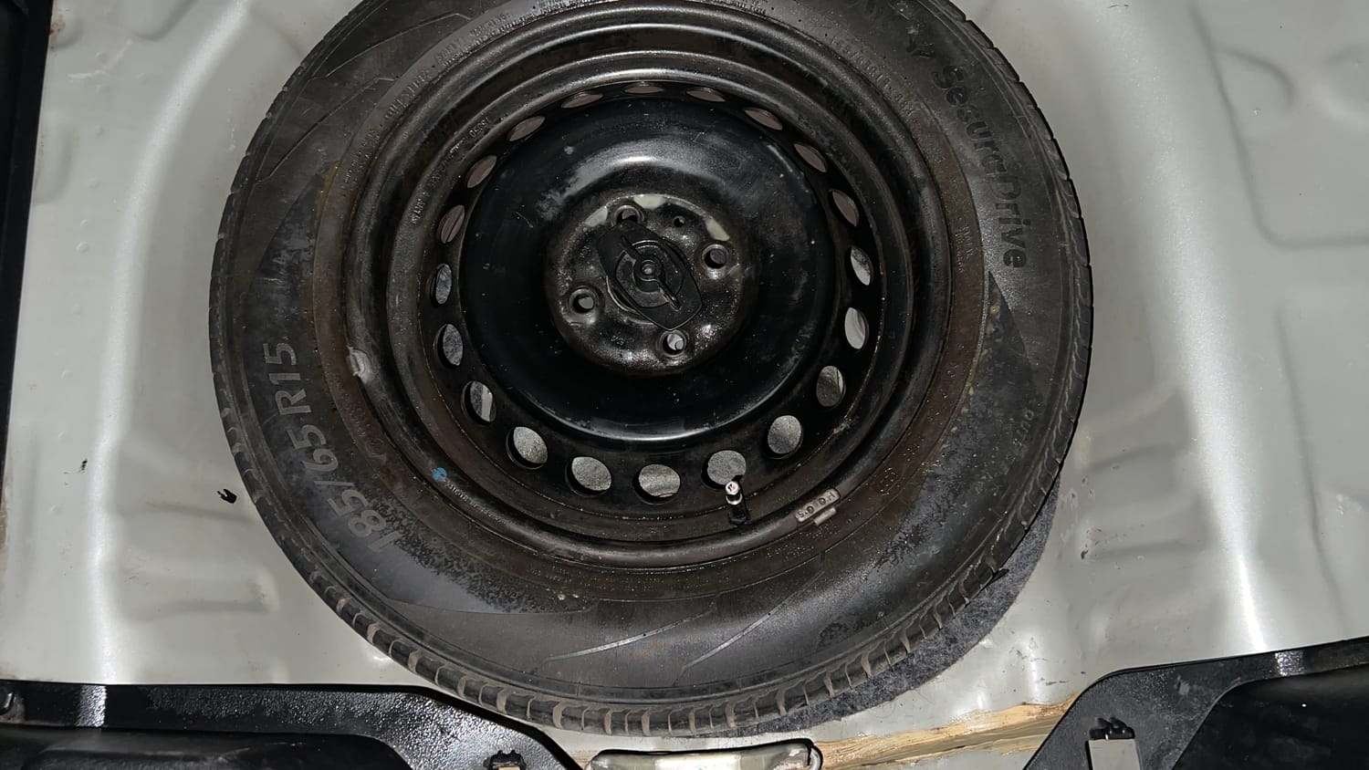 Used 2018 Maruti Suzuki Baleno Delta 1.2 Petrol Manual tyres SPARE TYRE VIEW