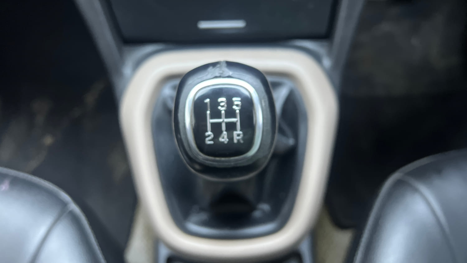 Used 2016 Hyundai Xcent SX 1.2 (O) Petrol Manual interior GEAR  KNOB VIEW