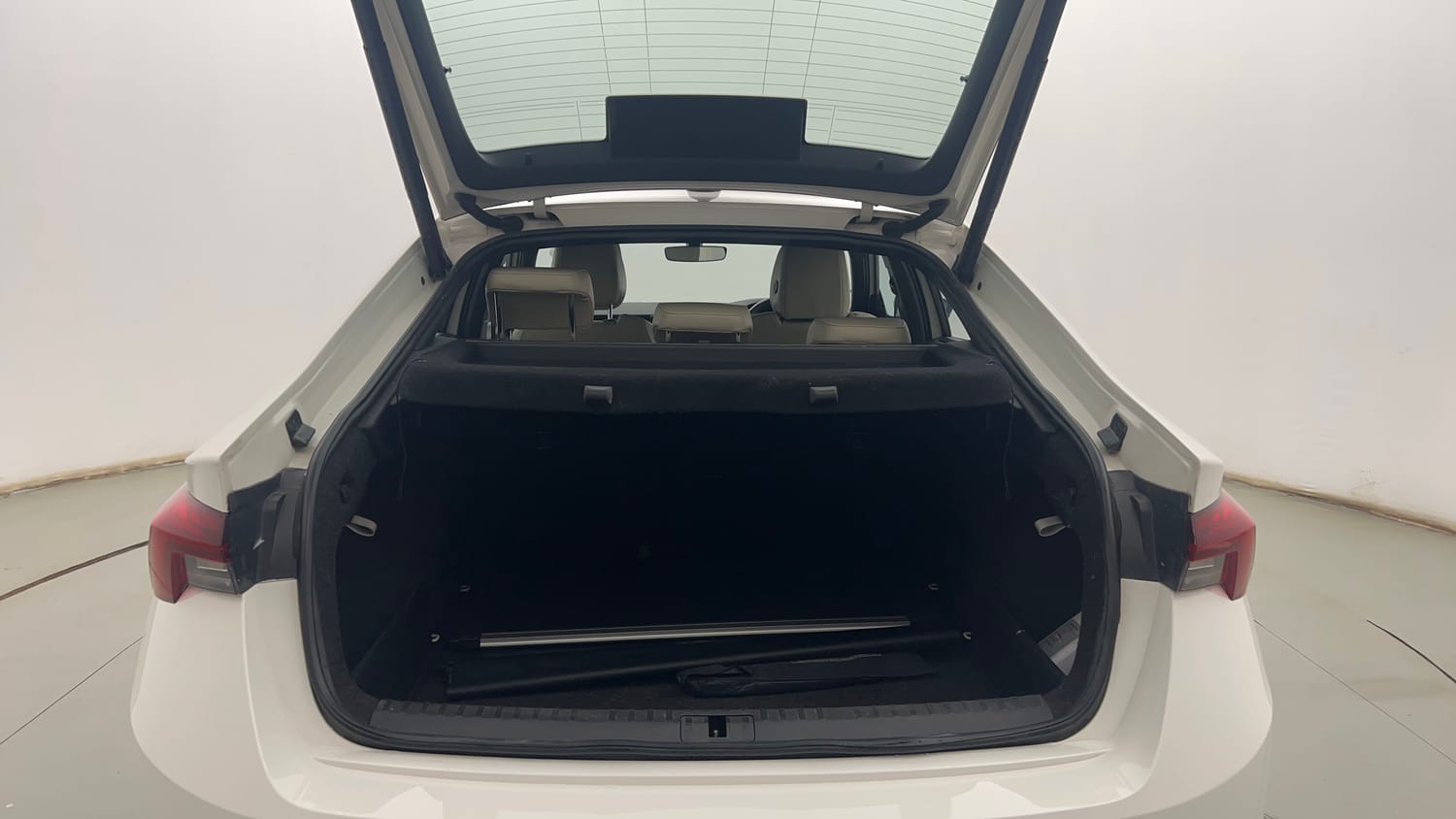 Used 2022 Skoda Octavia L&K 2.0 Petrol Automatic interior DICKY INSIDE VIEW