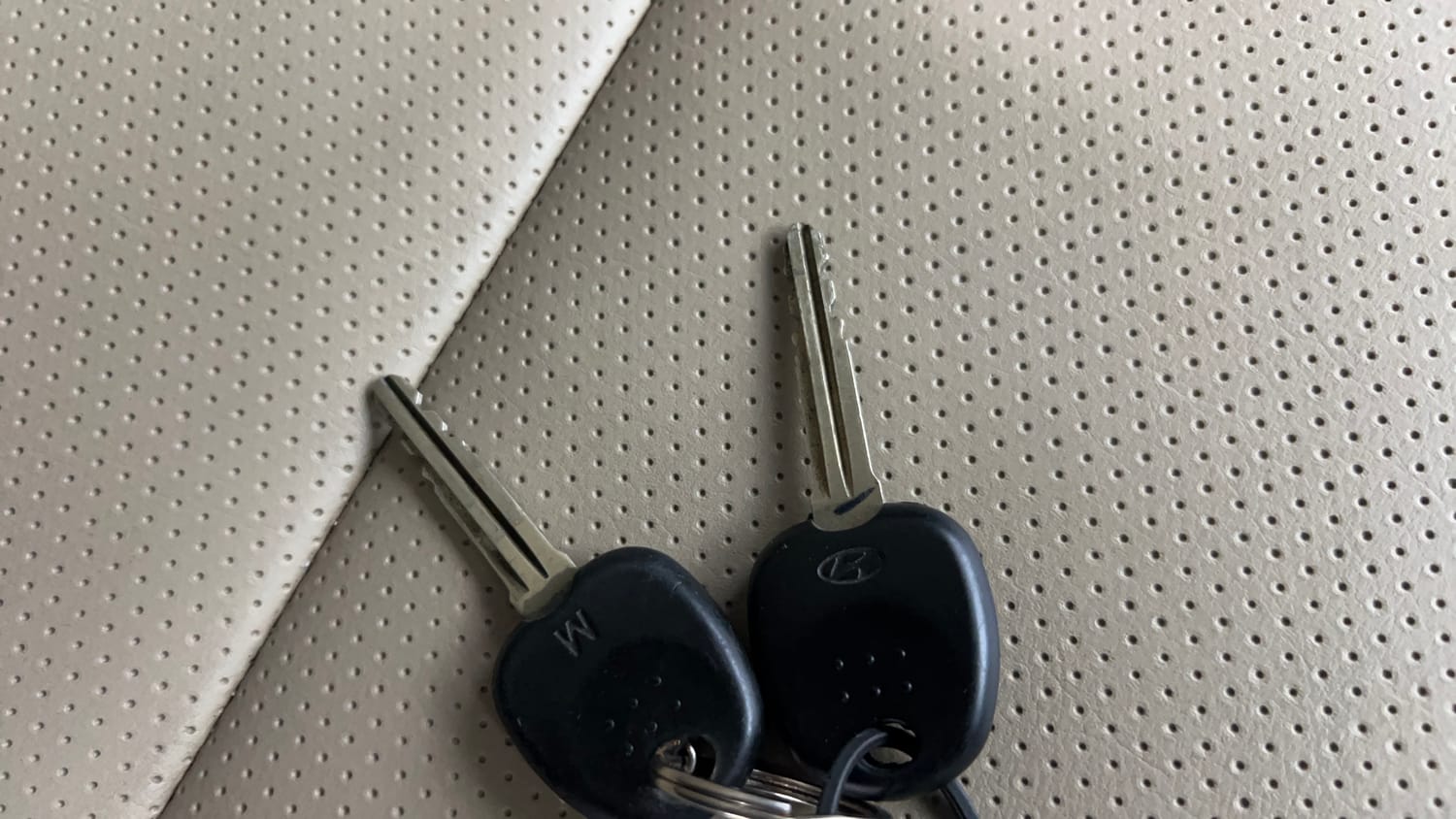 Used 2016 Hyundai Eon Era + AirBag Petrol Manual extra CAR KEY VIEW