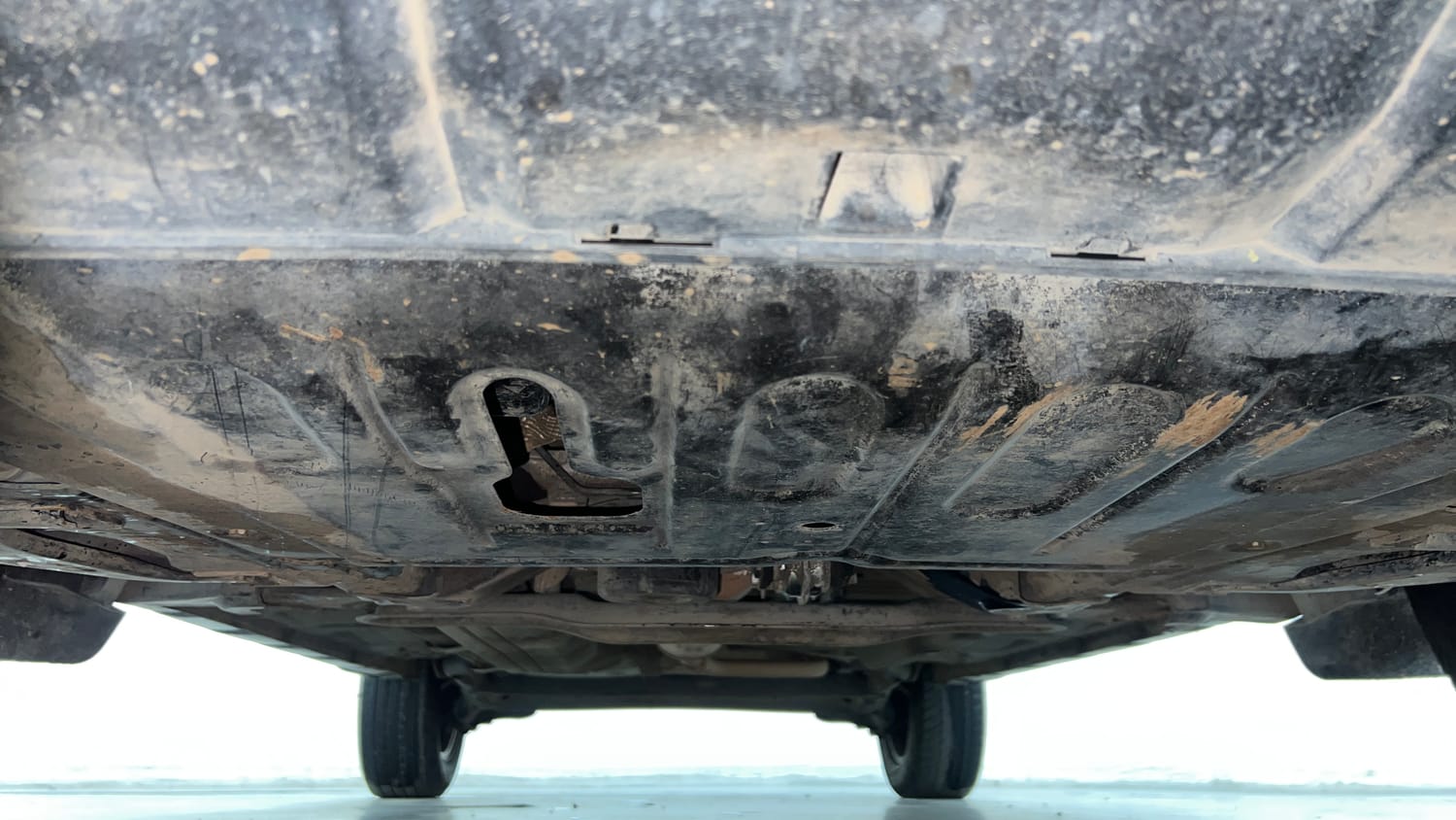 Used 2018 Renault Duster RXS CVT Petrol Automatic extra FRONT LEFT UNDERBODY VIEW