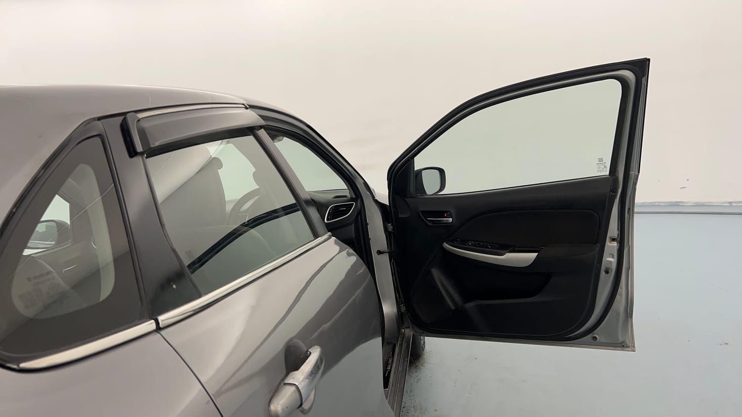 Used 2018 Maruti Suzuki Baleno Delta 1.2 Petrol Manual interior RIGHT FRONT DOOR OPEN VIEW