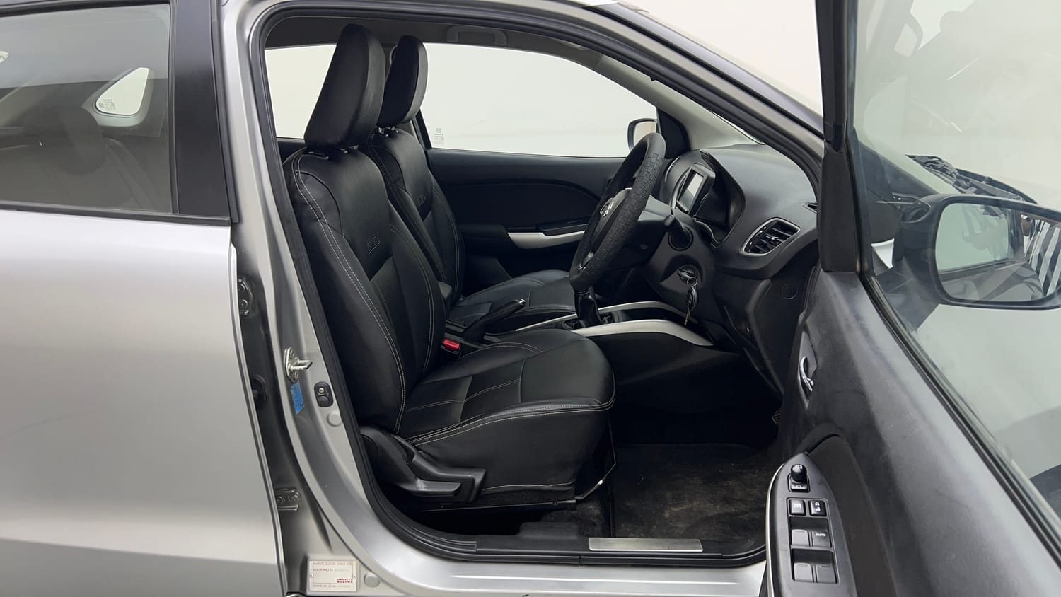 Used 2018 Maruti Suzuki Baleno Delta 1.2 Petrol Manual interior RIGHT SIDE FRONT DOOR CABIN VIEW