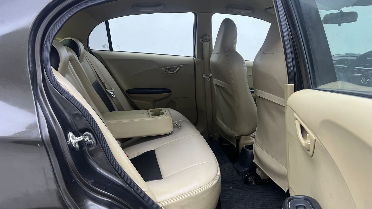 Used 2016 Honda Amaze 1.2 S i-VTEC Petrol Manual interior RIGHT SIDE REAR DOOR CABIN VIEW