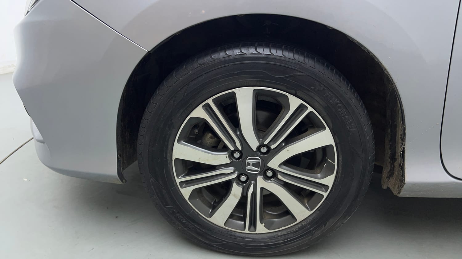 Used 2019 Honda City V Petrol Petrol Manual tyres LEFT FRONT TYRE RIM VIEW