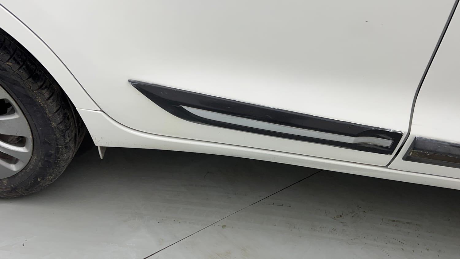 Used 2016 Maruti Suzuki Baleno Zeta 1.2 AT Petrol Automatic dents MINOR SCRATCH