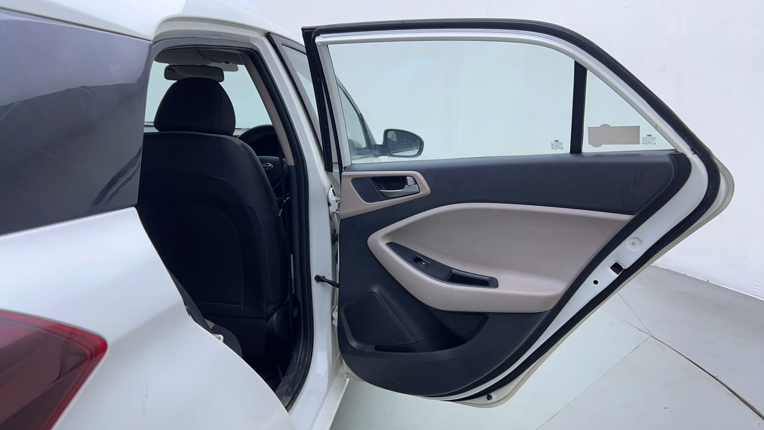 Used 2019 Hyundai Elite i20 Magna 1.4 AT Petrol Automatic interior RIGHT REAR DOOR OPEN VIEW