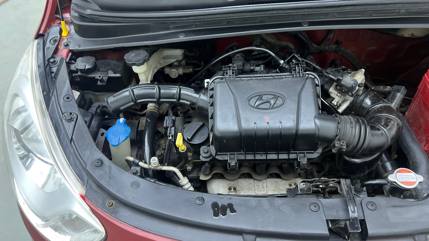 Used 2012 Hyundai i10 Era 1.1 iRDE2 Petrol Manual engine ENGINE RIGHT SIDE VIEW