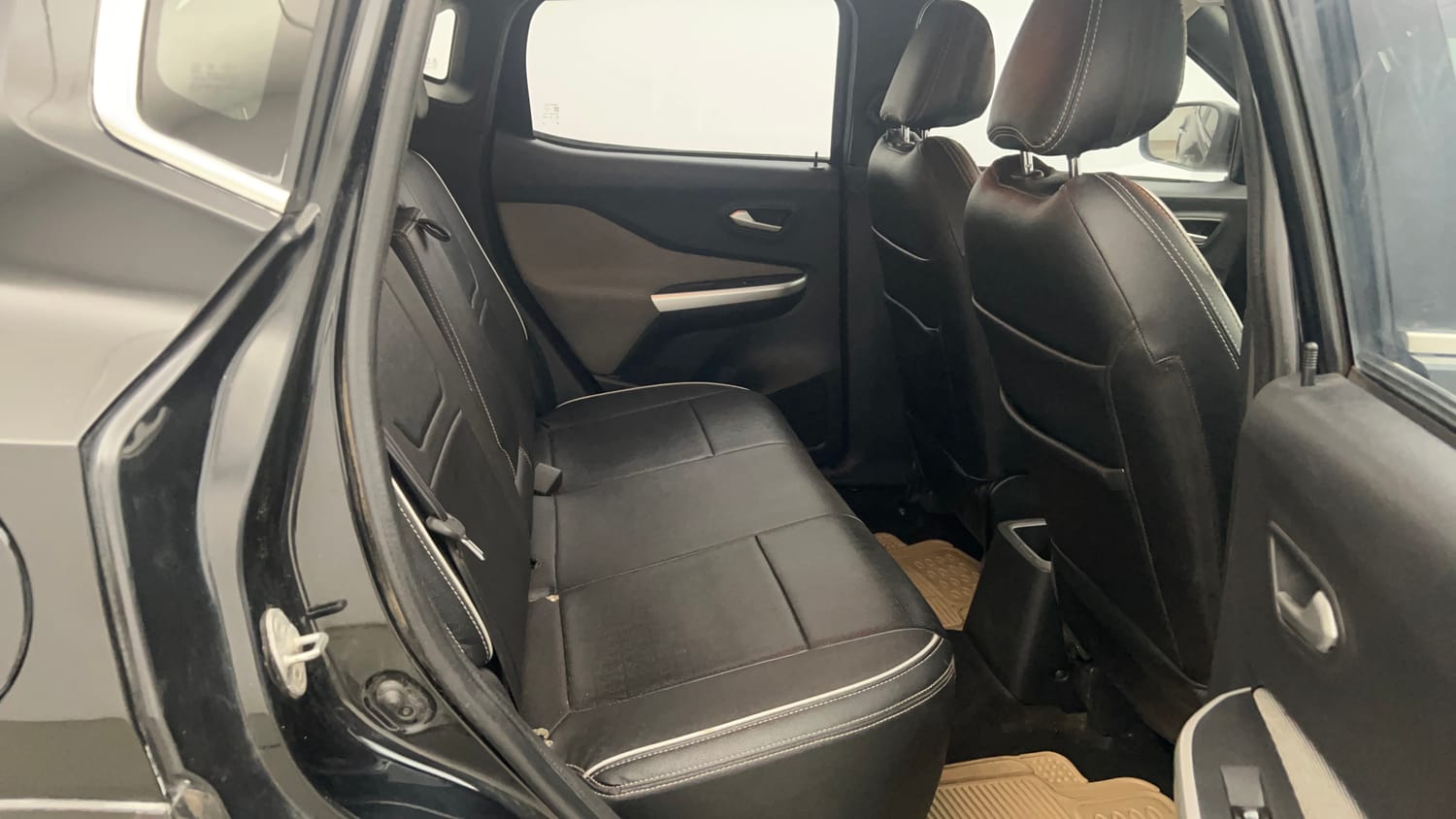 Used 2022 Nissan Magnite XV Petrol Manual interior RIGHT SIDE REAR DOOR CABIN VIEW