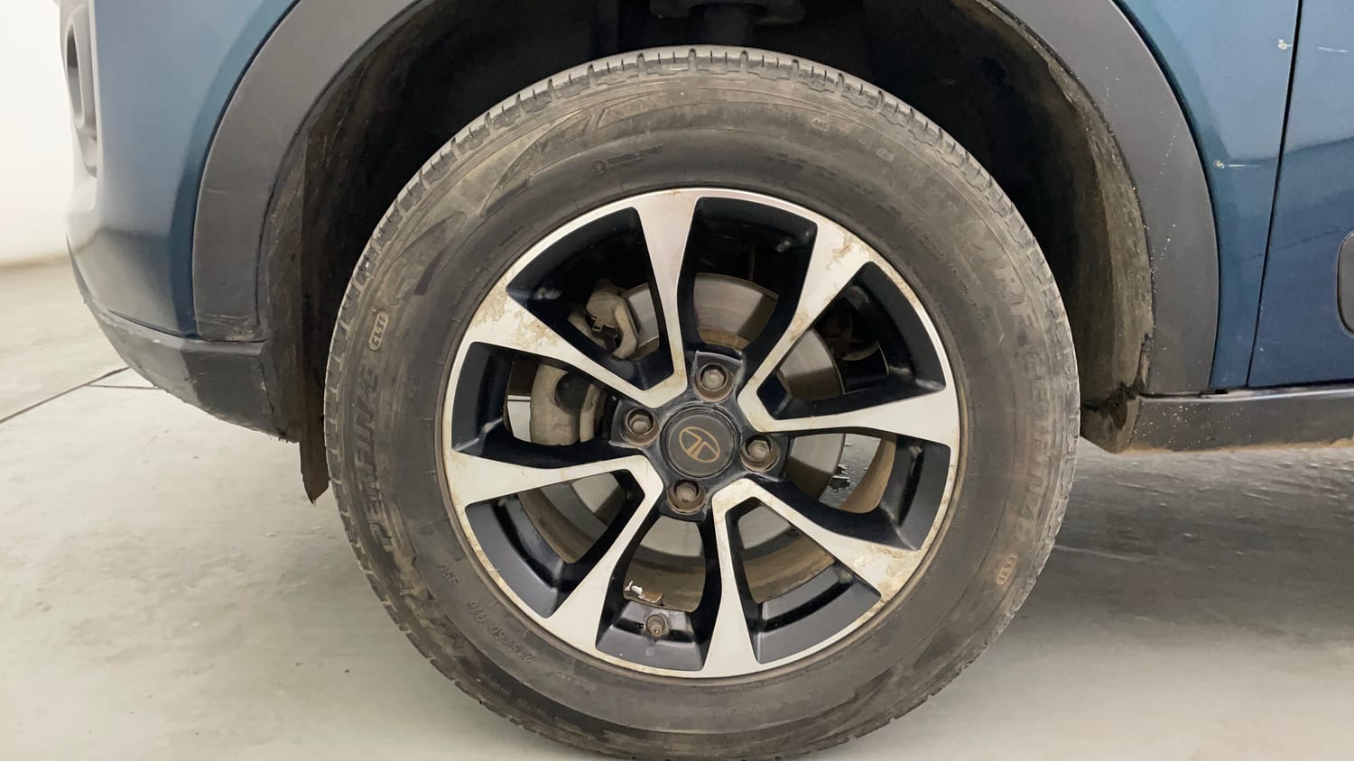Used 2021 Tata Nexon EV XZ Plus Electric Automatic tyres LEFT FRONT TYRE RIM VIEW