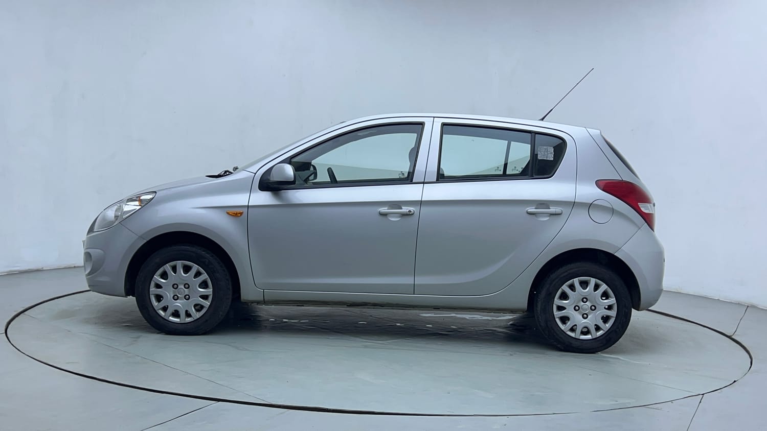 Used 2012 Hyundai i20 Magna 1.2 Petrol Manual exterior LEFT SIDE VIEW