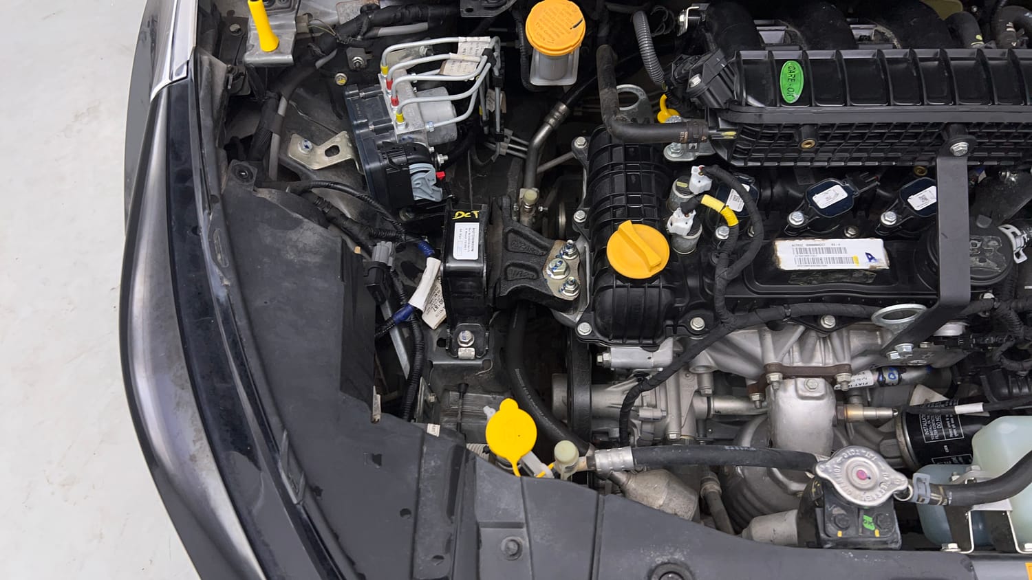 Used 2023 Tata Altroz XZA Petrol Petrol Automatic engine ENGINE RIGHT SIDE VIEW