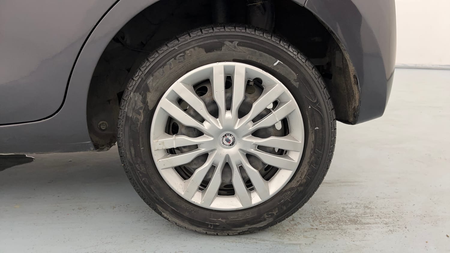 Used 2020 Hyundai Santro Sportz Petrol Manual tyres LEFT REAR TYRE RIM VIEW