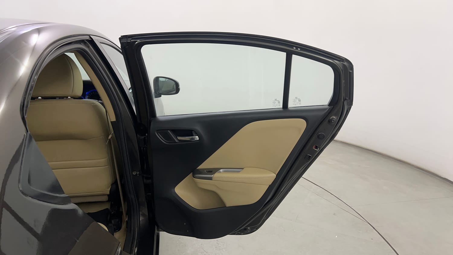 Used 2016 Honda City VX CVT Petrol Automatic interior RIGHT REAR DOOR OPEN VIEW