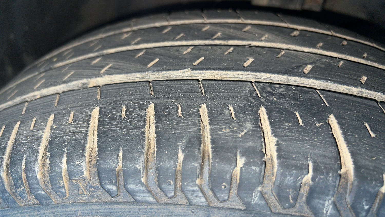 Used 2019 Maruti Suzuki New Ertiga ZXi AT Petrol Automatic tyres RIGHT FRONT TYRE TREAD VIEW