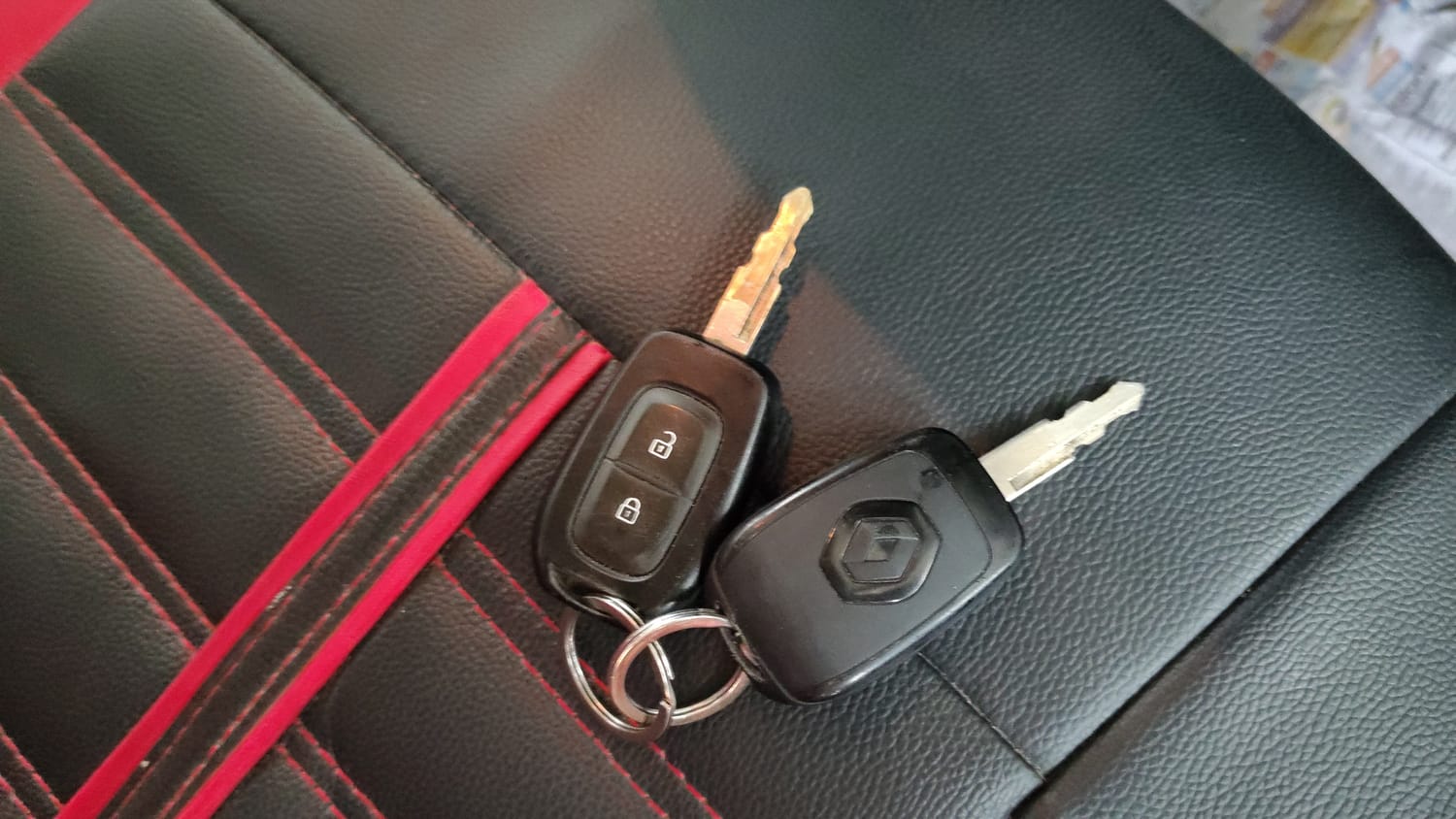 Used 2020 Renault Kwid RXT Petrol Manual extra CAR KEY VIEW