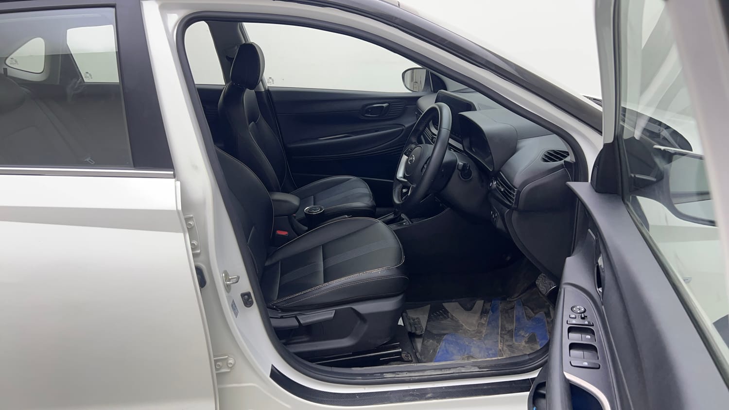 Used 2020 Hyundai New i20 Asta (O) 1.0 Turbo DCT Petrol Automatic interior RIGHT SIDE FRONT DOOR CABIN VIEW
